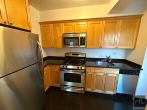 Building Photo - Christopher Street