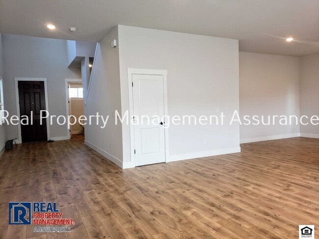 Building Photo - 16870 SW Rockhampton Ln