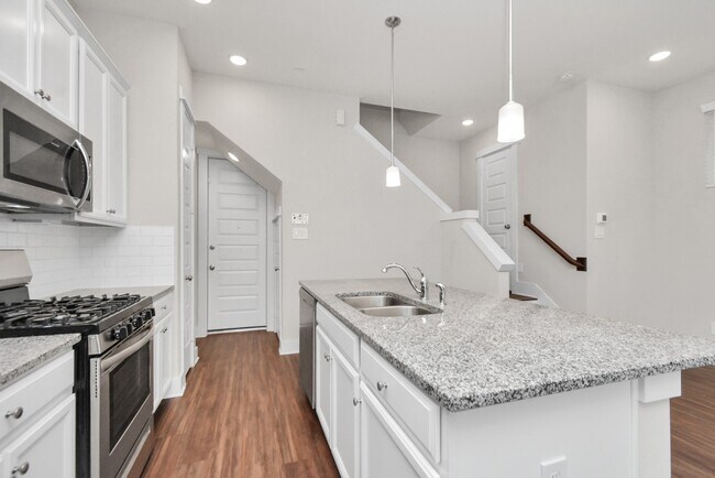Building Photo - 721 Strawberry Pines Ct