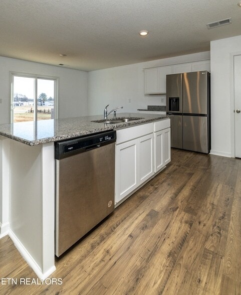 Building Photo - 228 Belle court