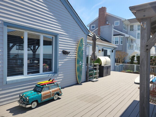 Building Photo - 8601 Fulton Ave