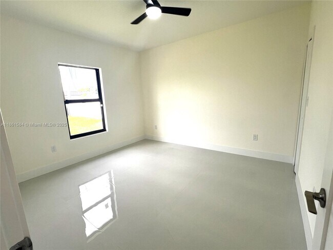 Building Photo - 11510 SW 141st St
