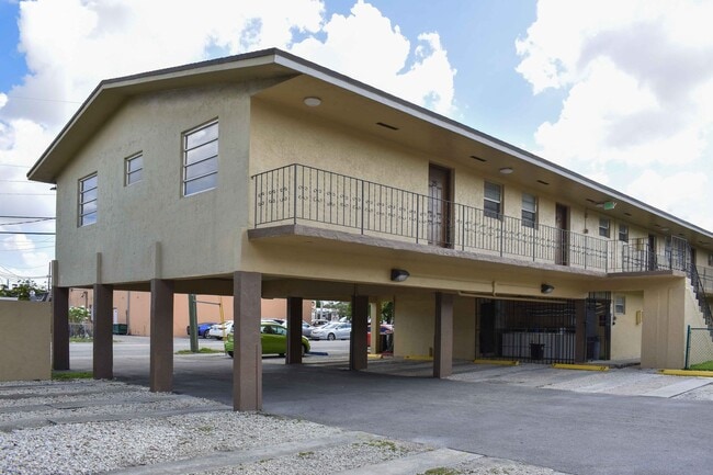Building Photo - AVAILABLE NOW: For Rent - 1/1 Apartment fo...