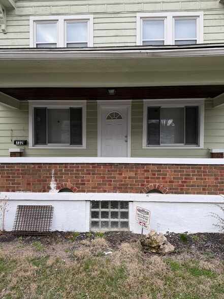 Building Photo - 732 Rockford Ave