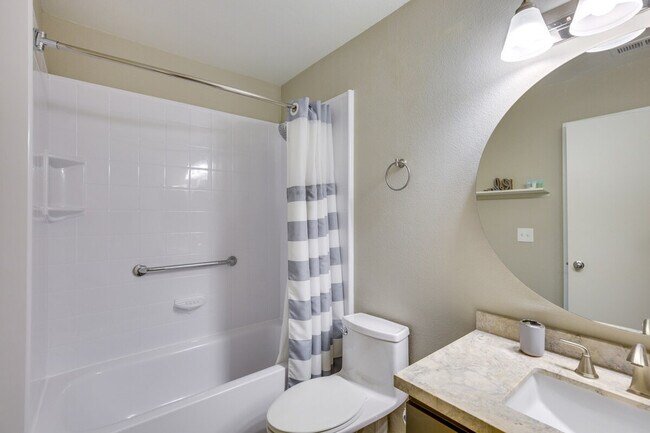 Building Photo - 701 Kettner Blvd