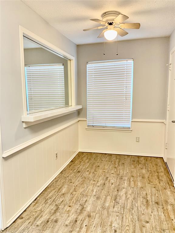 Building Photo - 374 N Post Oak Ln