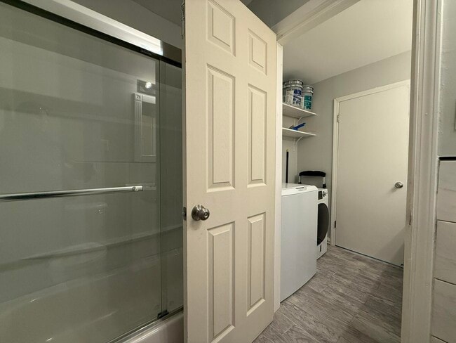 Building Photo - 1253 Island Dr