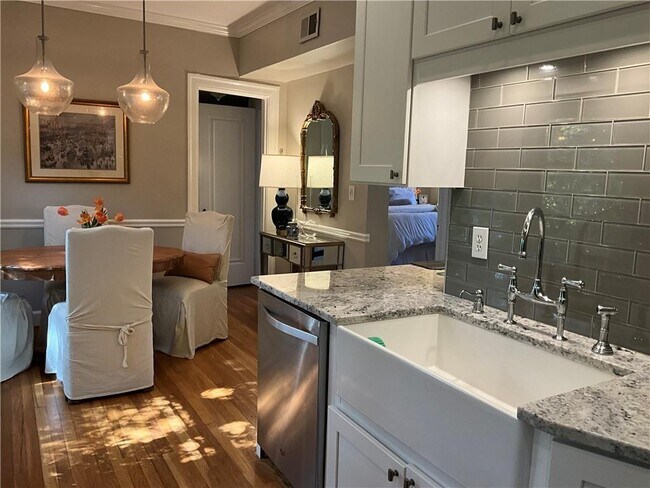 Building Photo - 2222 Peachtree Rd NW