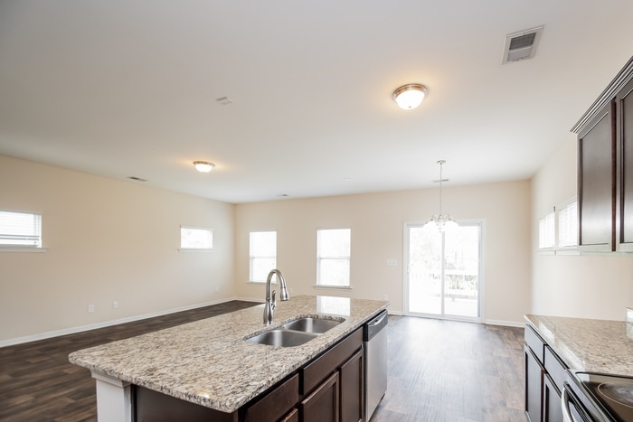 Building Photo - 390 Eagle Feather Loop