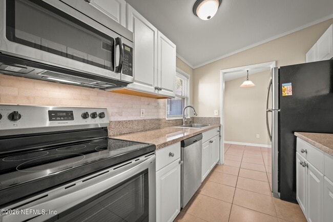 Building Photo - 909 Westgate Dr