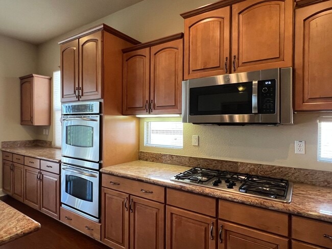 Building Photo - BEAUTIFUL 4 BEDROOM, ONE STORY HOUSE IN LINCOLN!