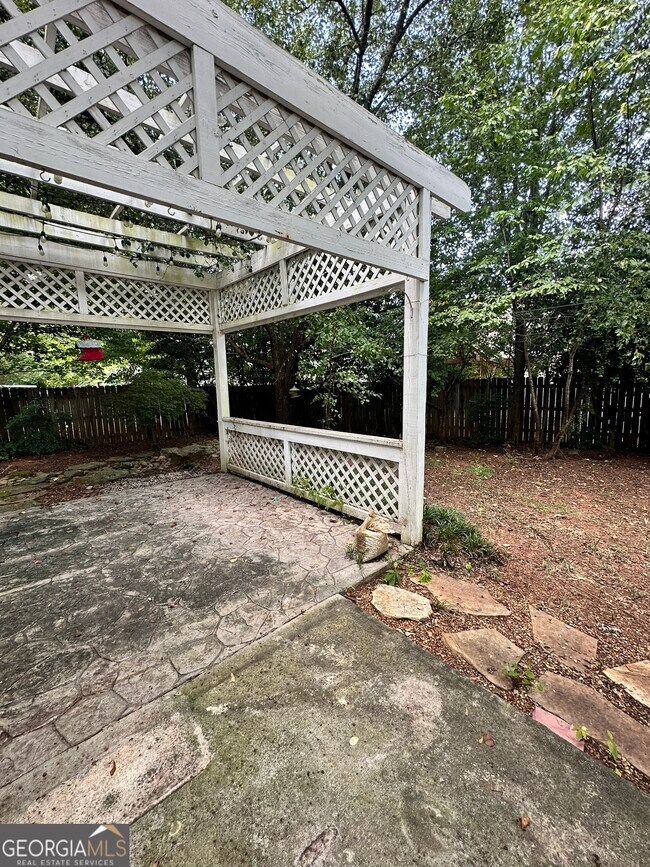 Building Photo - 2340 Bretdale Rd