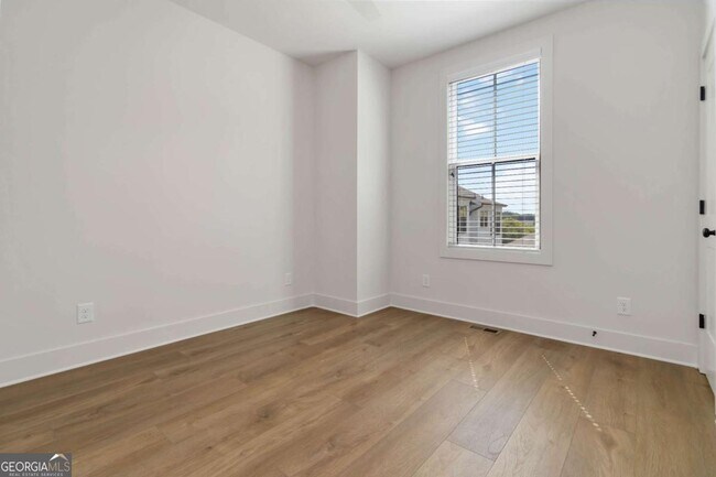 Building Photo - 964 Bibb St NW