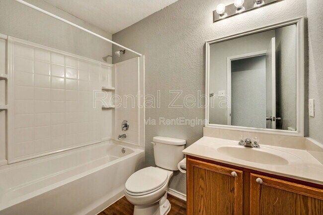 Building Photo - 1345 Castle Ridge Rd