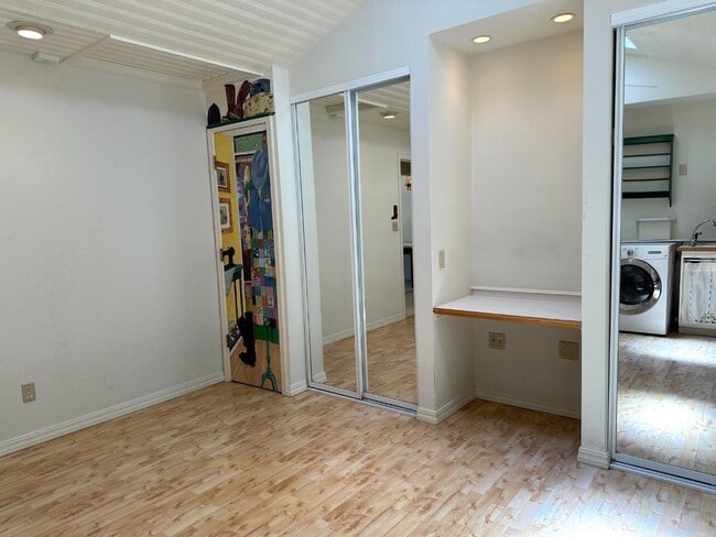 Building Photo - 25228 La Loma Dr