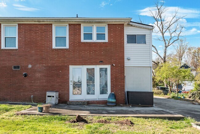 Building Photo - Gorgeous Home in Durham Near Downtown