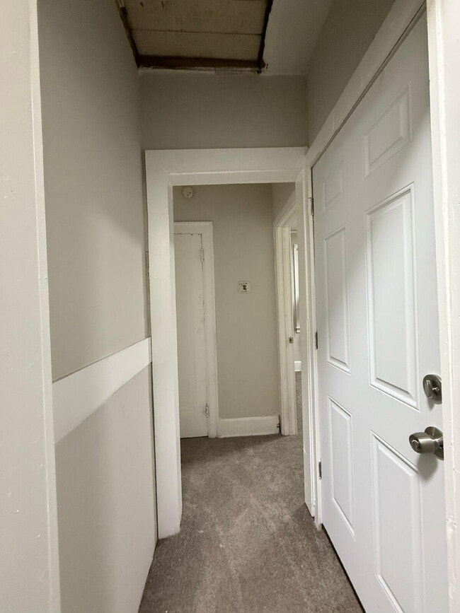 Building Photo - Bright & Cozy 3-Bed Duplex for Rent in Detroit