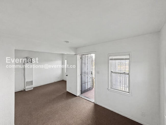 Building Photo - 440 18th St