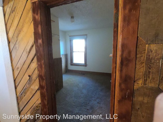 Building Photo - 943 Broadway