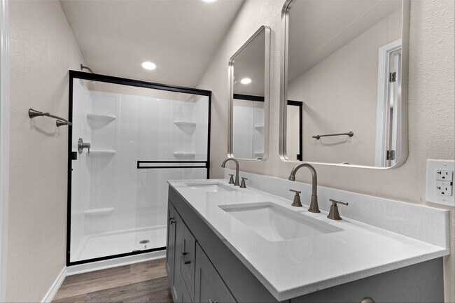 Building Photo - 84 Ridgeway Dr