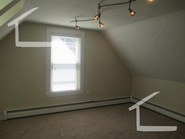 Building Photo - 9/1 Renovated two-level 4BR/2BA near Brighton Center