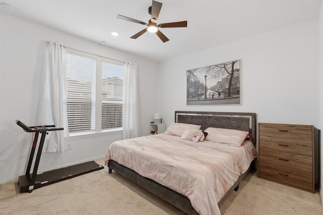 Building Photo - 24042 Hay Needle Ln