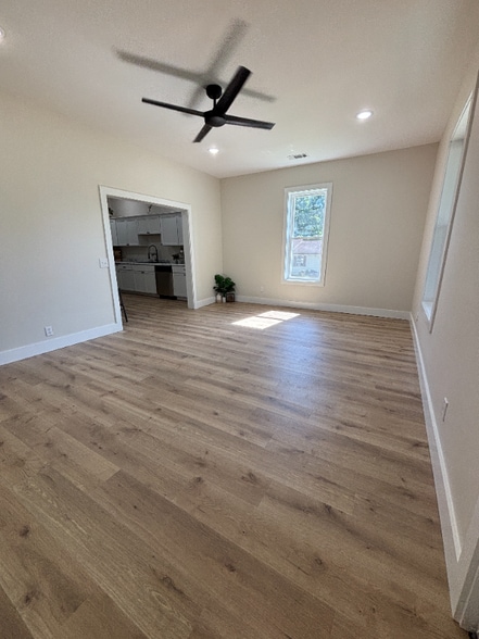 Building Photo - 321 E Main St