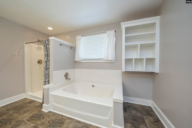 Building Photo - 105 Brook Trout Ct