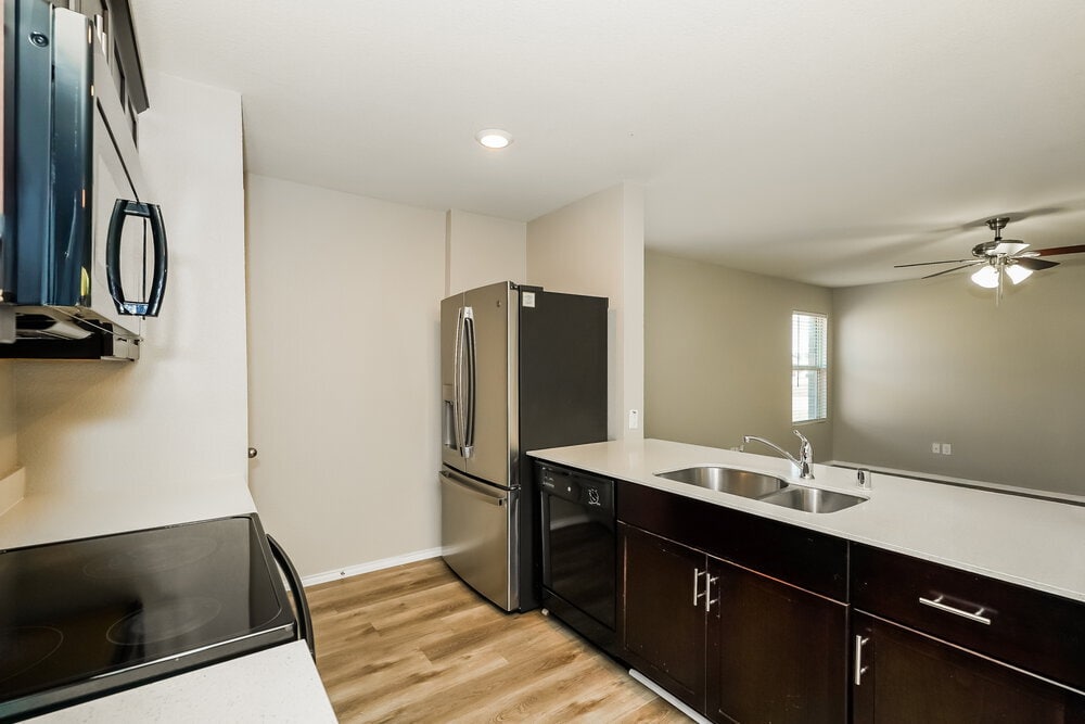 Building Photo - 1153 Skyline Dr