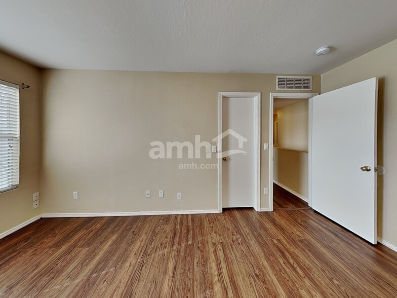 Building Photo - 3131 W Alta Vista Rd