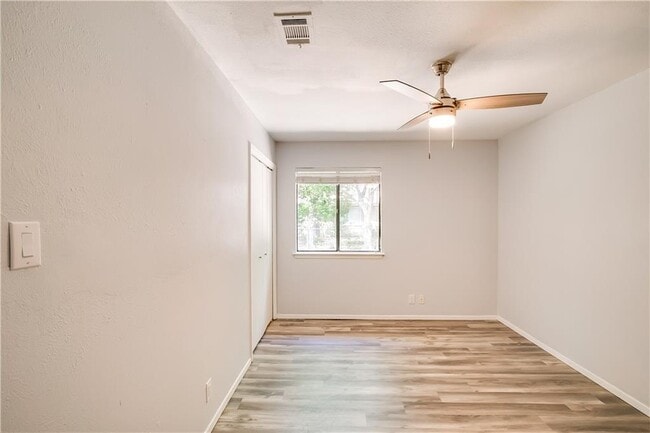 Building Photo - 12407 Tree Line Dr