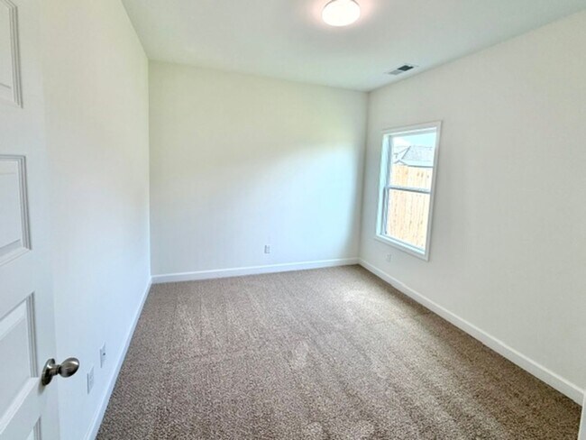 Building Photo - 155 Summer Rose Ln