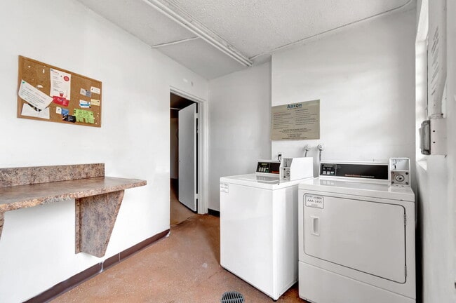 Building Photo - 4050 Cornwall C