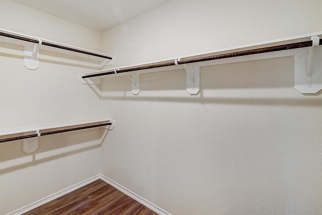 Building Photo - 14316 BROADLEAF CT