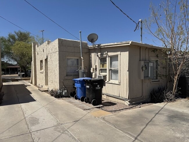 Building Photo - Garfield Bungalow