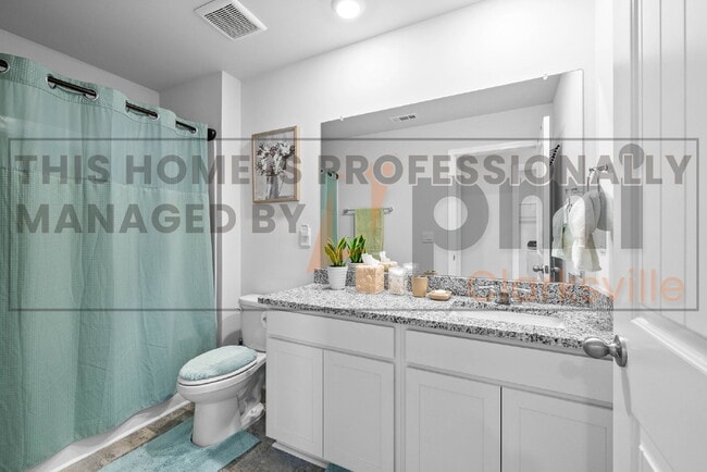 Building Photo - "JUST REDUCED - Charming Four Bedroom Retr...