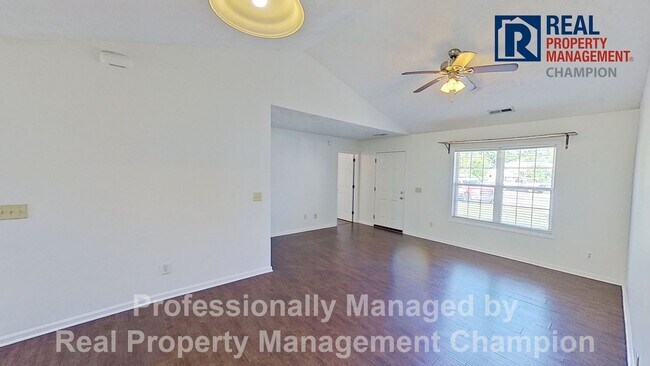 Building Photo - Freshly Updated 3 BD/2 BA Home with Garage, Fenced Yard Near Smith Creek Park
