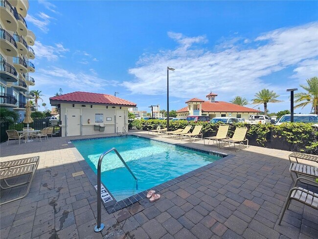 Building Photo - 503 N Tamiami Trail
