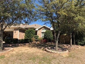 Building Photo - 524 Caravan Dr