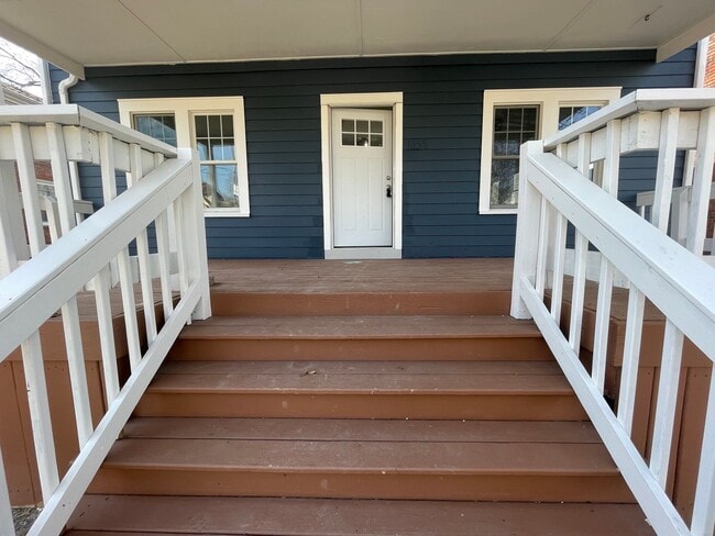 Building Photo - Single Family House 4-Bedroom, 2-Bath For ...