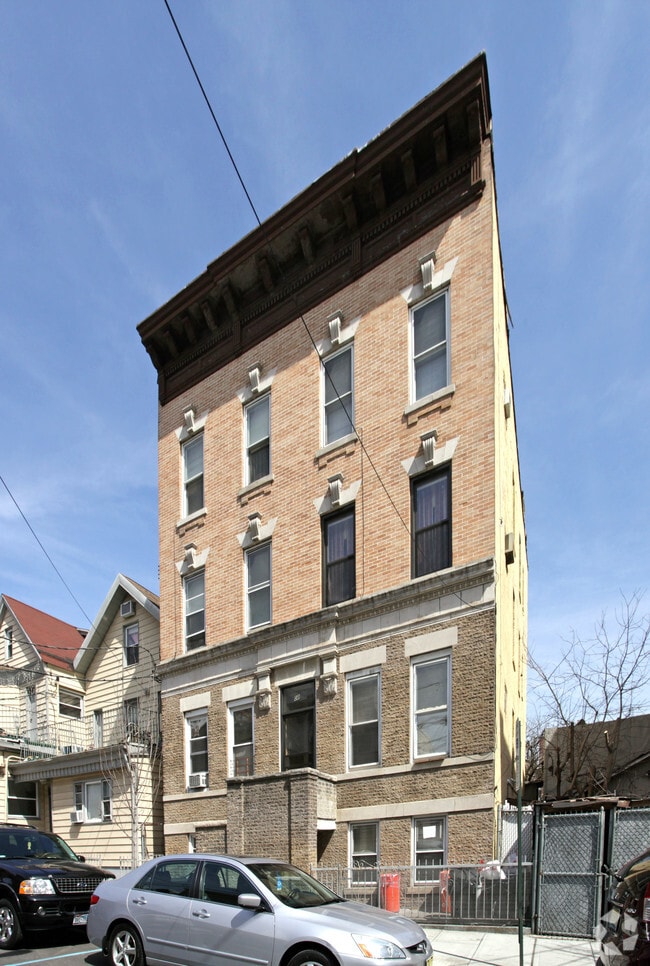 Building Photo - 3401-The Stella on Park LLC