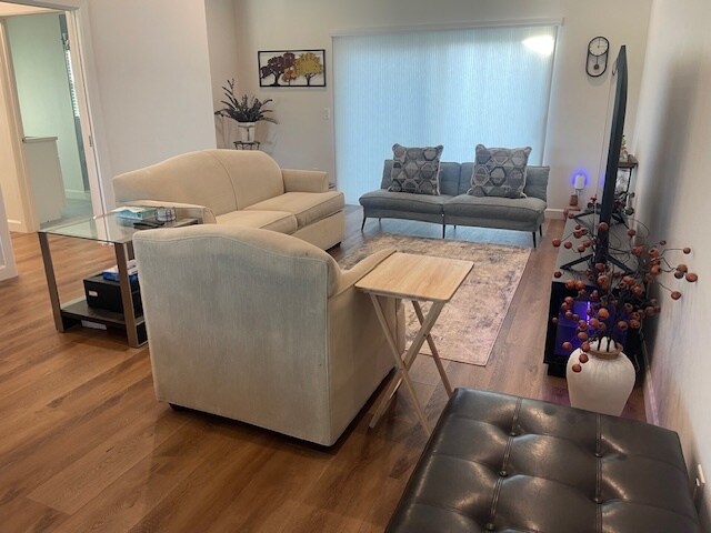 Building Photo - 551 S Calle Santa Rosa