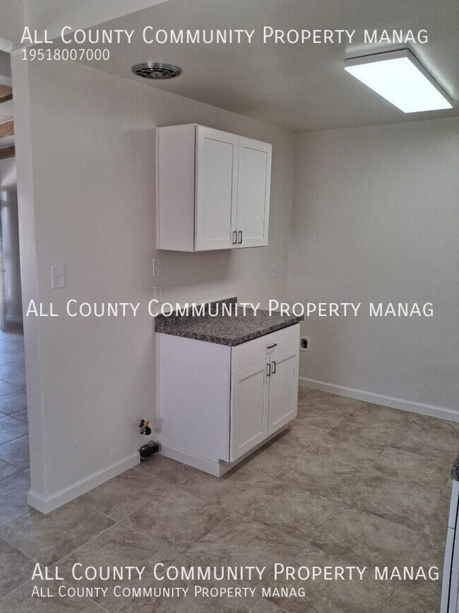 Building Photo - 6377 Hermosa Ave