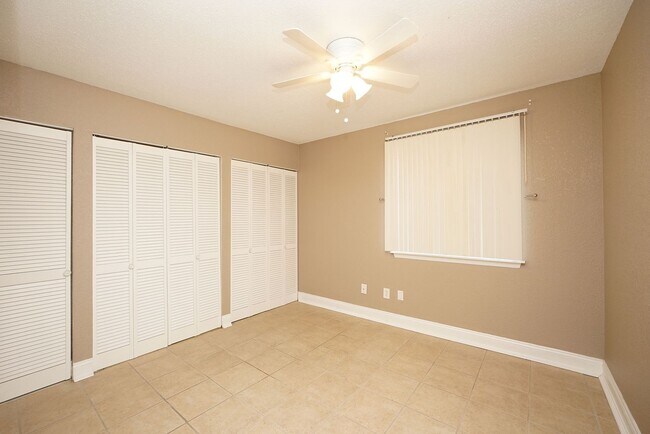 Building Photo - 308 E Miracle Strip Pkwy