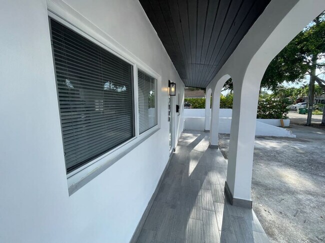 Building Photo - 2802 SW 21st St