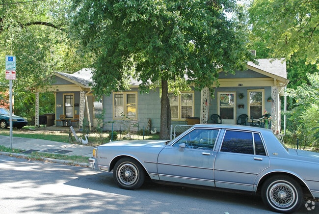 Building Photo - 601 S 11th St