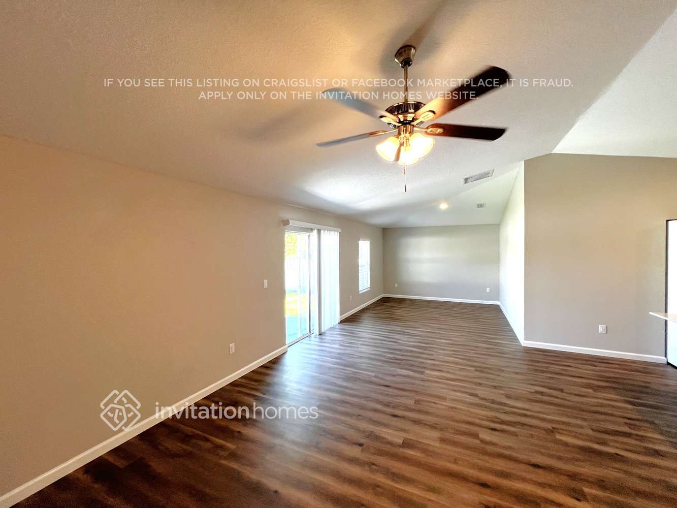 Building Photo - 691 SW Hillsboro Cir