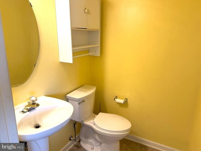 Building Photo - 16 Colts Neck Dr