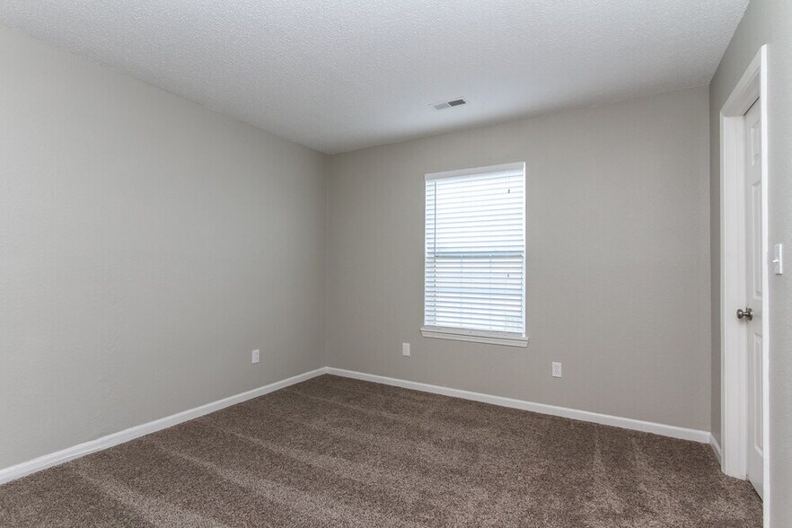 Building Photo - 4052 Caddy Way