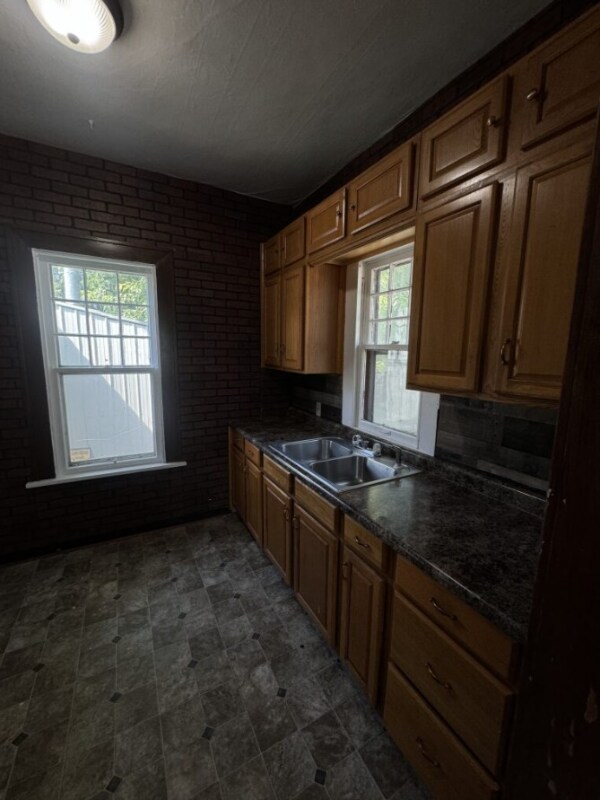 Building Photo - 408 E 4th St